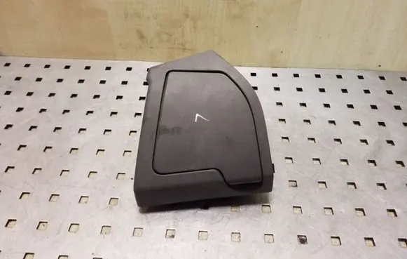 Cup holder front