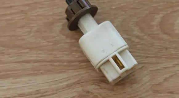 Toyota Avensis T250 Brake pedal sensor switch