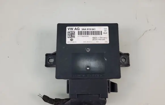 Volkswagen PASSAT B7 Power management control unit 3AA919041