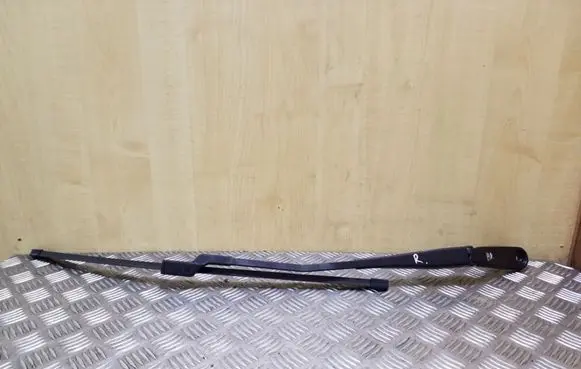Volvo XC70 Front wiper blade arm 31276004