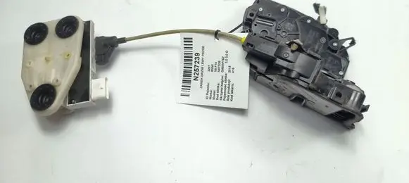 BMW X6 F16 Front door lock 7281945