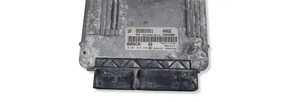 Chevrolet Cruze Engine control unit/module 96983951 0281015445