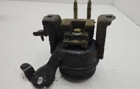 Toyota Avensis T250 Engine mount bracket