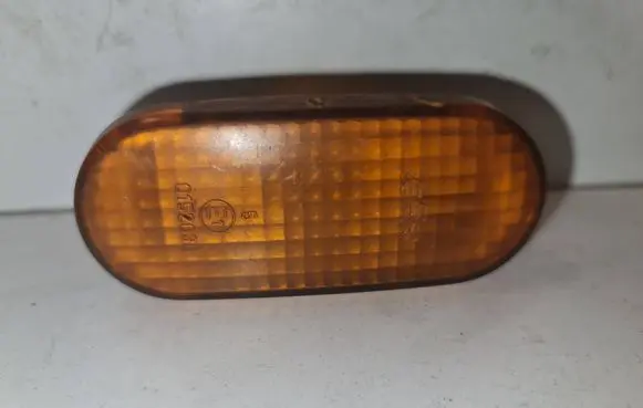 Volkswagen Golf IV Front fender indicator light 3A0949117A 858049 0152636