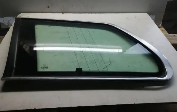 Volvo XC90 Rear side window 43R001582