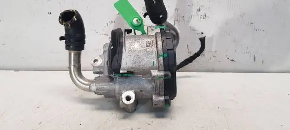 Volkswagen Tiguan EGR valve 04L131501AD