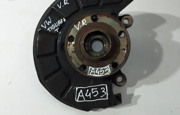 Volkswagen Tiguan Front wheel hub spindle knuckle 1K0407256AA