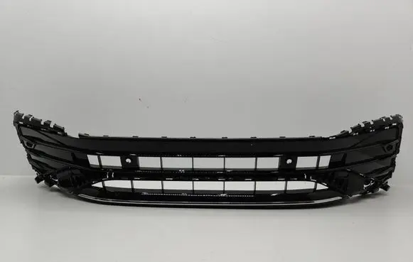 Volkswagen Tiguan Front bumper lower grill 5NA853677Q