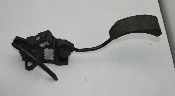 Toyota Auris 150 Accelerator throttle pedal 7811002071