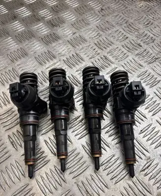 Volkswagen PASSAT B5.5 Fuel injectors set 038130073AR