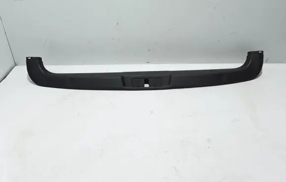 Trunk/boot sill cover protection