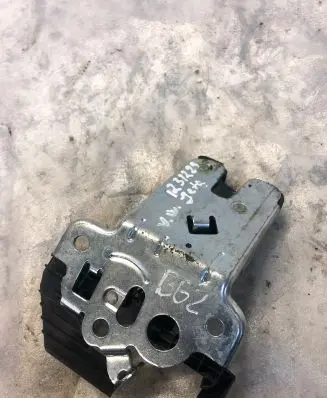 Volkswagen Jetta VI Tailgate/trunk/boot lock/catch/latch