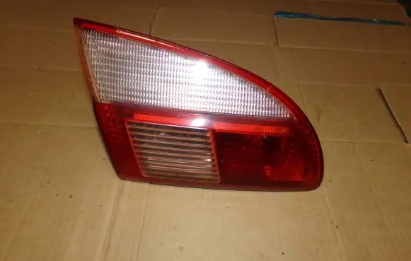Toyota Avensis T220 Rear/tail lights