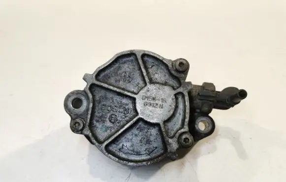 Volvo V50 Vacuum pump D1561B