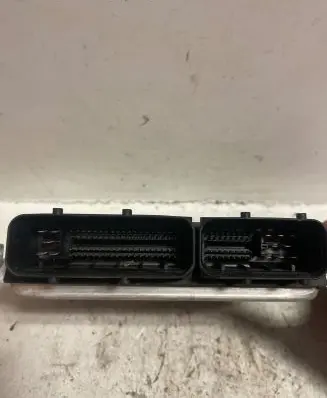 Skoda Fabia Mk1 (6Y) Engine control unit/module 038906019HT 1039S00316 0281010947