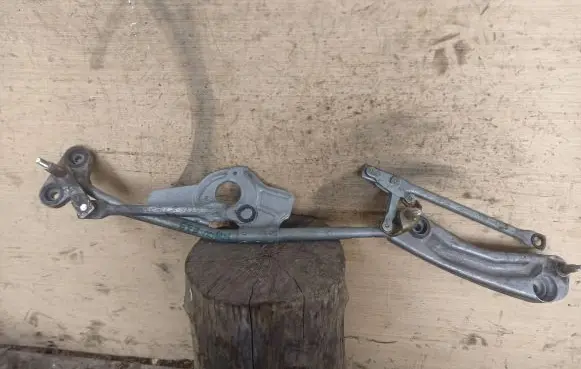 BMW 5 E39 Front wiper linkage 128080
