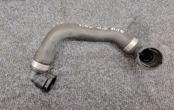 Mercedes-Benz C W205 Engine coolant pipe/hose A2055011800