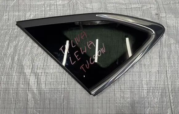 Hyundai Tucson TL Rear side window