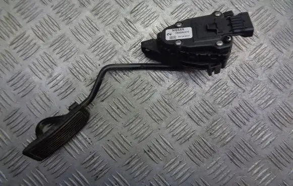 Nissan Almera N16 Accelerator throttle pedal 18002AU410