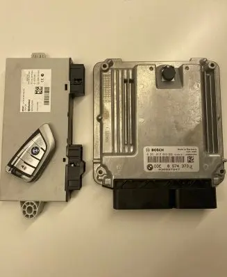 BMW 7 F01 F02 F03 F04 Engine ECU kit and lock set 8574373 1039S61558 030097547