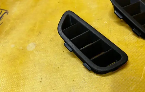 Renault Megane IV Dashboard air vent grill cover trim 1566675X