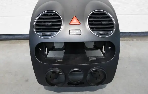 Volkswagen New Beetle Central console control unit 1C1858071