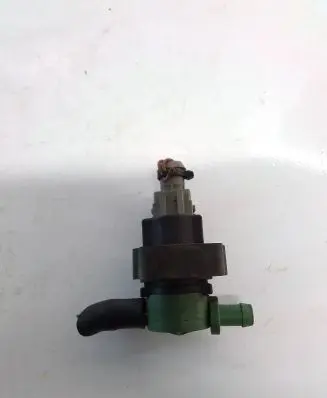Mercedes-Benz SLK R170 Valve vacuum 0004703293