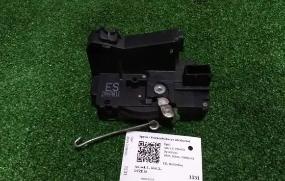 Opel Astra G Front door lock 24444011ES