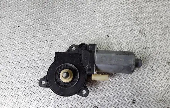 Ford Fiesta Front door window regulator motor 0130821939