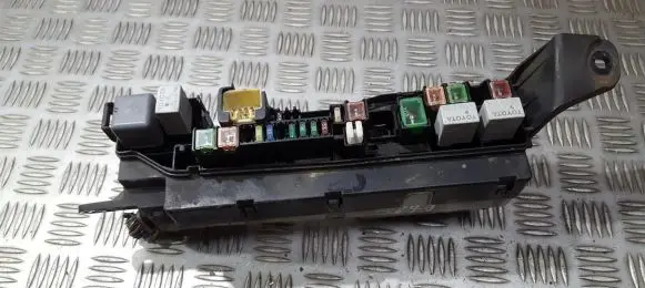 Toyota Avensis T250 Fuse box set