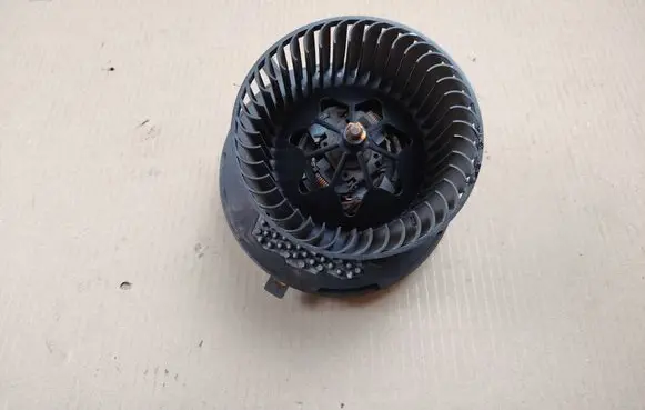 Volkswagen PASSAT B6 Heater fan/blower 3C1820015L 3C0907521D