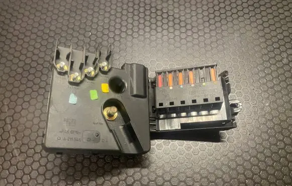 Mercedes-Benz E W211 Fuse module A2115460641