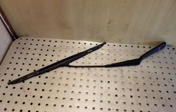 BMW X3 E83 Front wiper blade arm 340072102