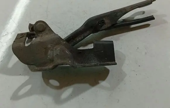 Mazda 3 I Engine bonnet/hood hinges 