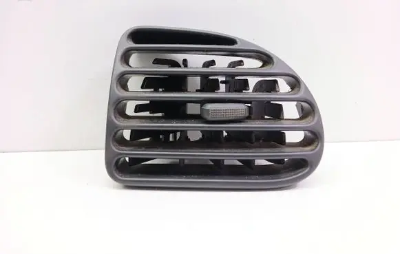 Citroen Xsara Picasso Dash center air vent grill