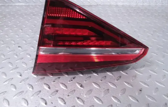 Volkswagen PASSAT B8 USA Tailgate rear/tail lights 561945308C