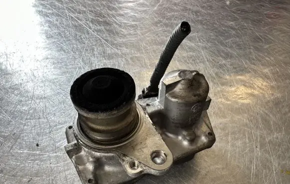 Nissan Qashqai EGR valve 147109816R