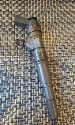 BMW 5 E60 E61 Fuel injector 0445110209