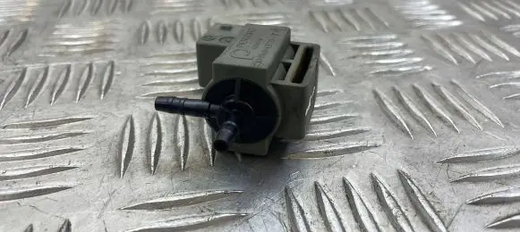 Land Rover Range Rover Sport L320 Turbo solenoid valve 70035801 09T336