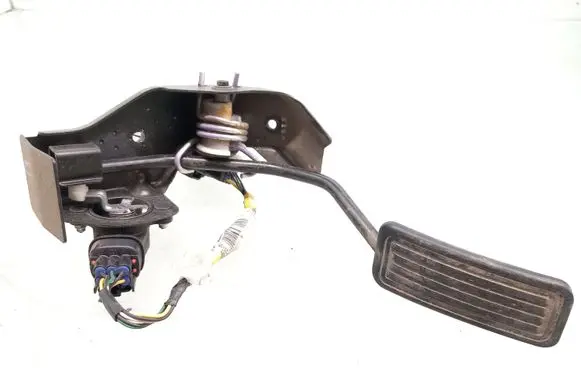 Toyota Avensis T250 Accelerator throttle pedal 8928152021