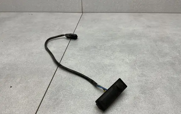 Nissan Qashqai Tailgate opening switch 