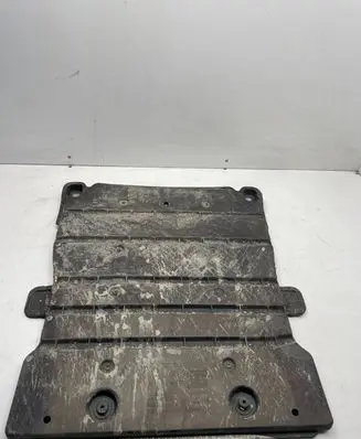 Volkswagen Golf VII Engine splash shield/under tray 5Q0825230