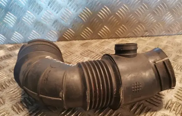 Opel Insignia A Air intake duct part 55561787