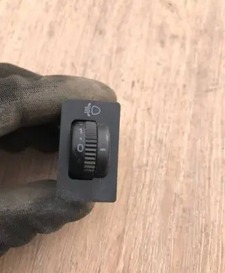 Toyota Corolla Verso AR10 Headlight level height control switch 37139