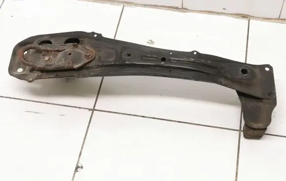 Toyota Corolla Verso E121 Front subframe