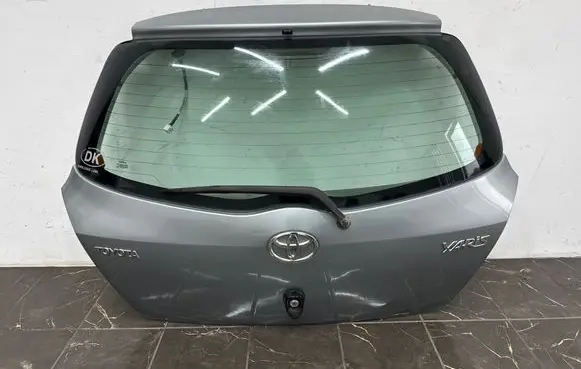 Toyota Yaris Tailgate/trunk/boot lid