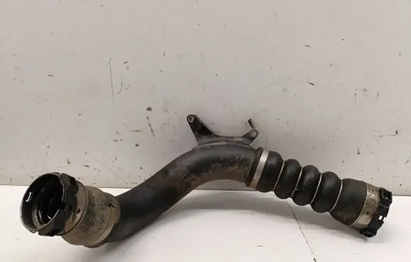 BMW 2 F44 Intercooler hose/pipe 8585294