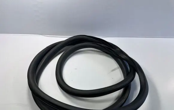 Volkswagen Caddy Rubber seal loading door 