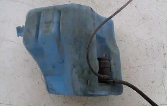 Volkswagen PASSAT B3 Windshield washer fluid reservoir/tank 357955453