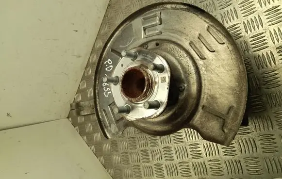 Tesla Model Y Front wheel hub 118831600E